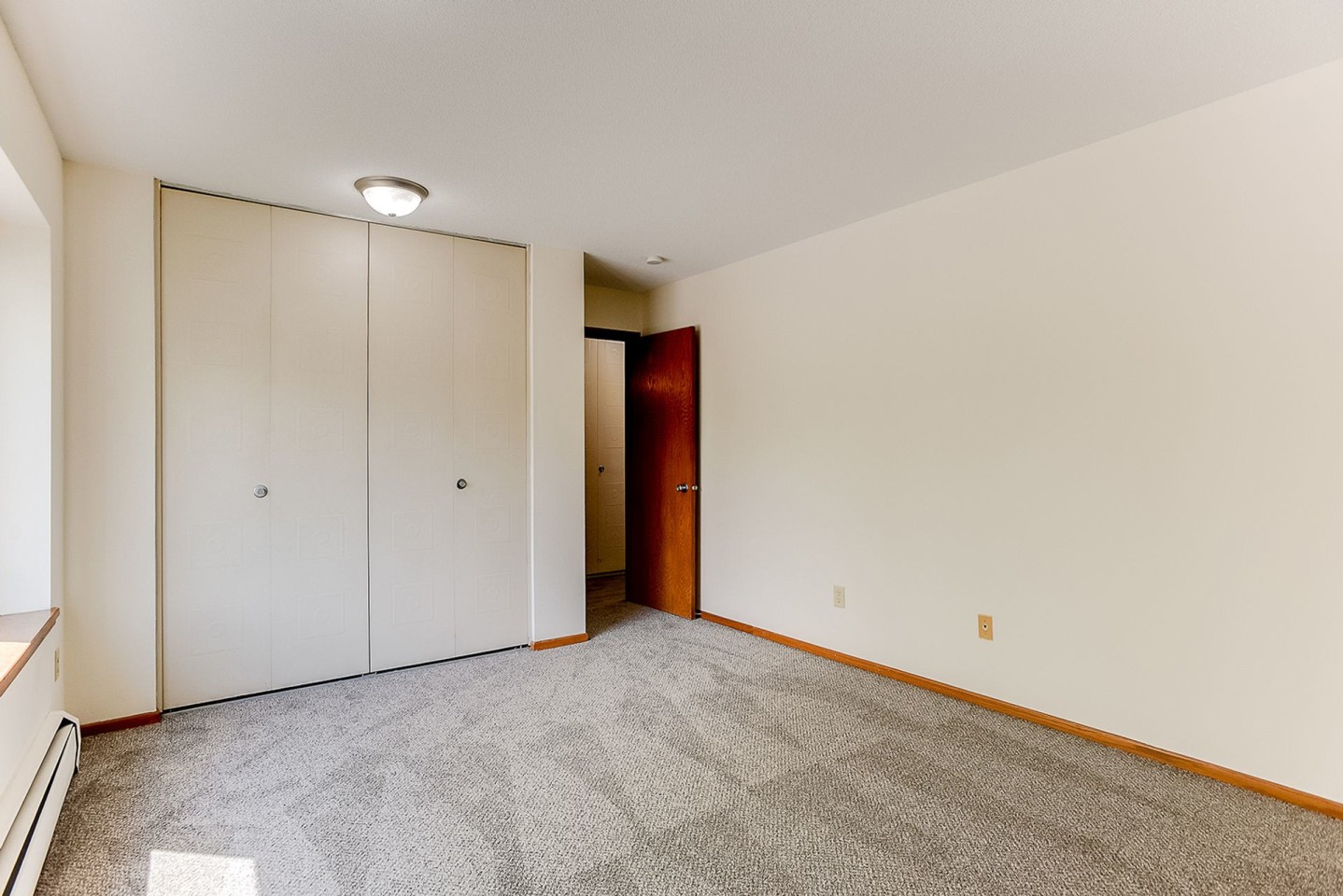 Cambridge Court Apartments Image 9