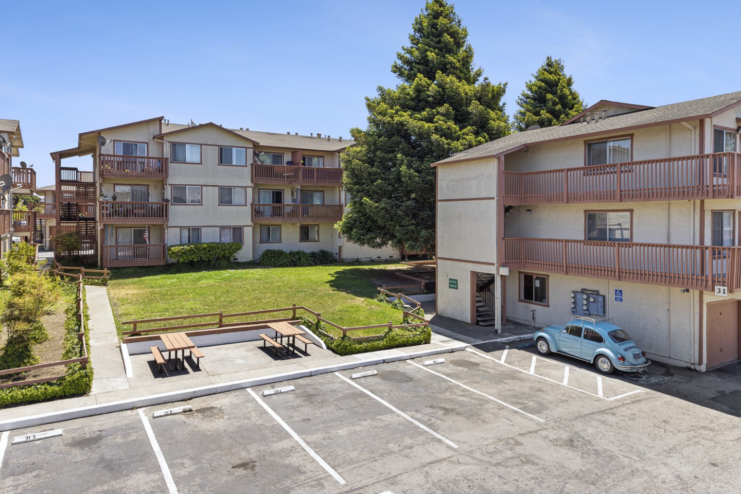 Garden Hill Apartments Image 31