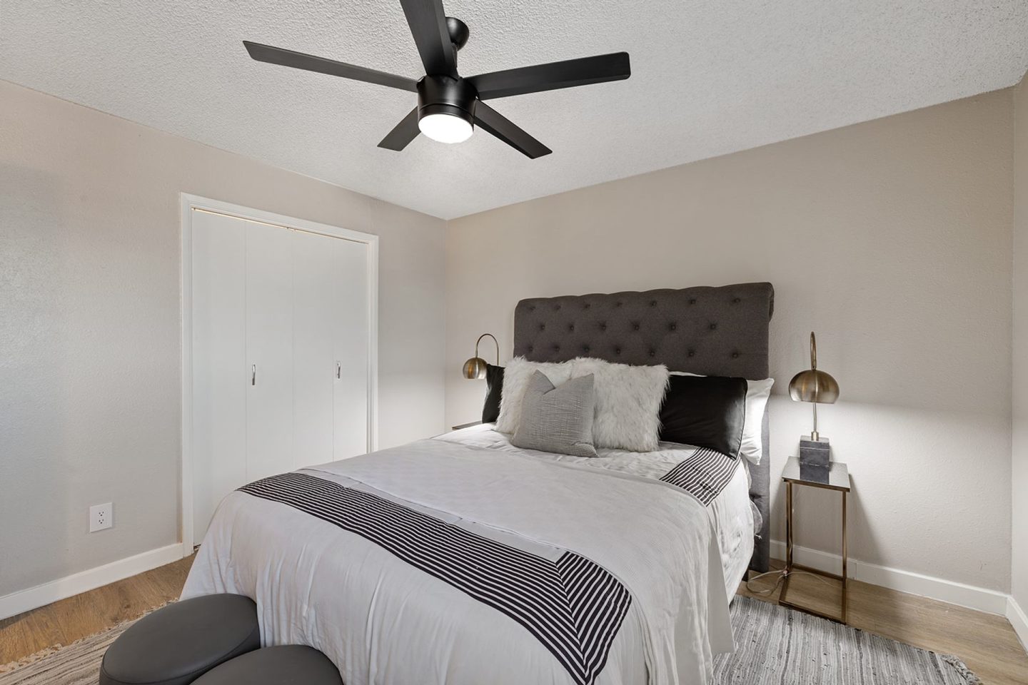 Camelback Village Apartments Image 19