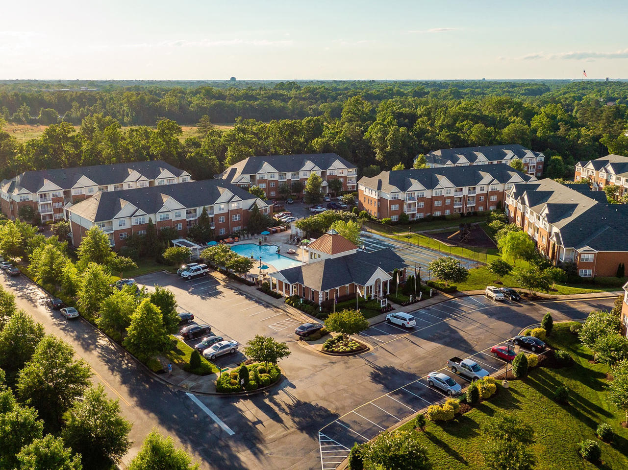 White Oak Luxury Apartments Image 1