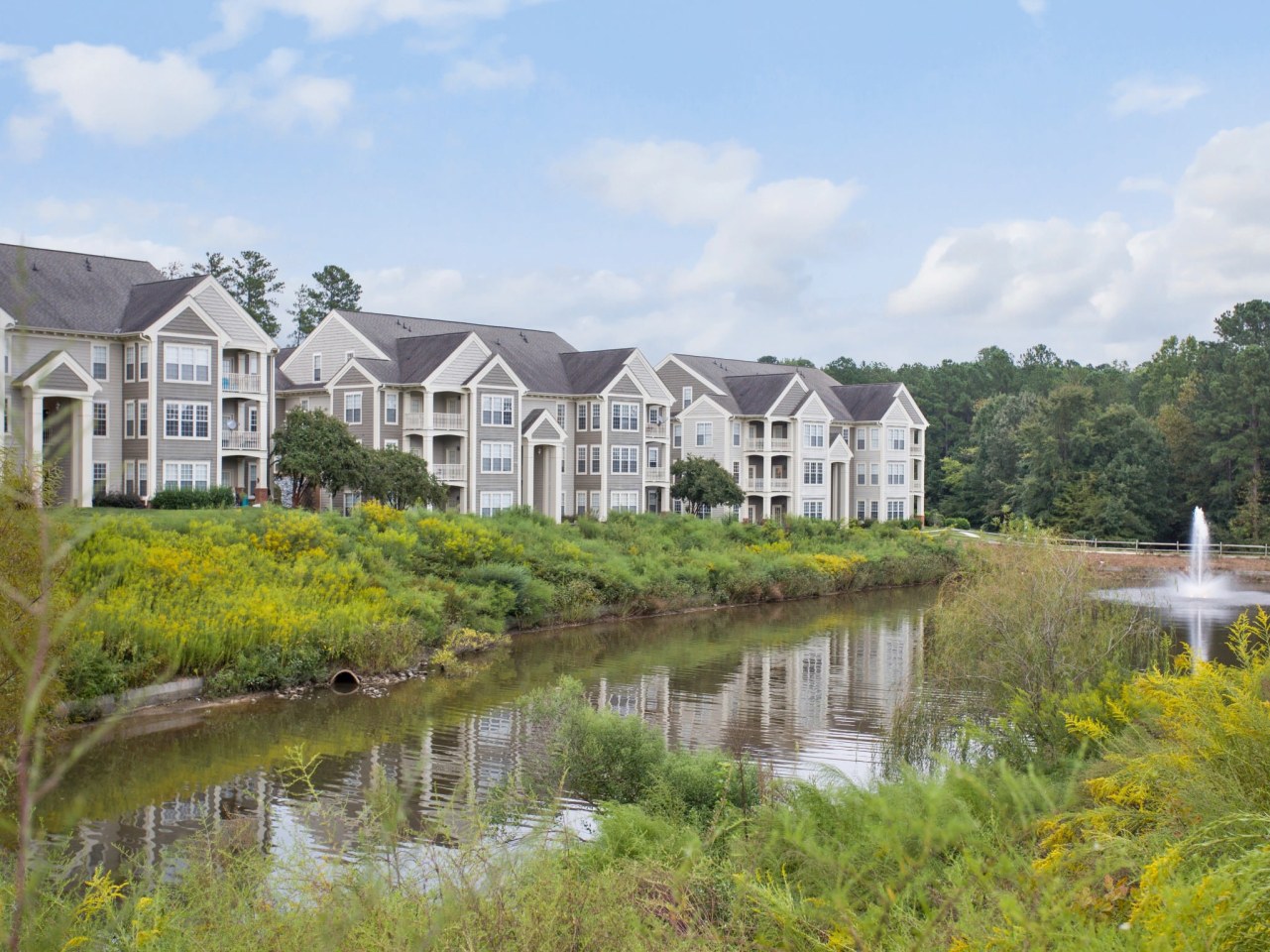 The Village at Auburn Apartments Image 6