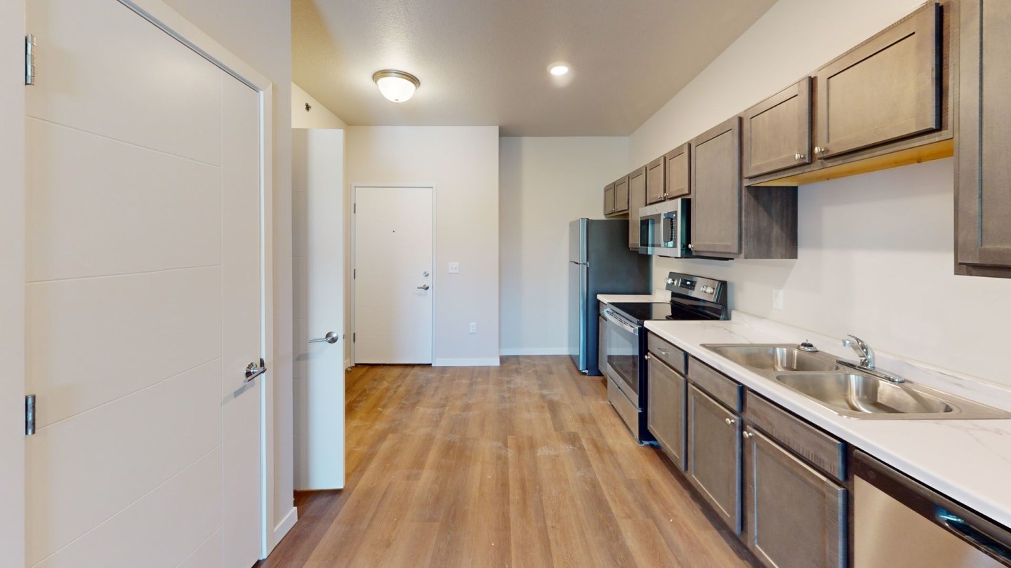Boulevard Apartments & Townhomes Image 11
