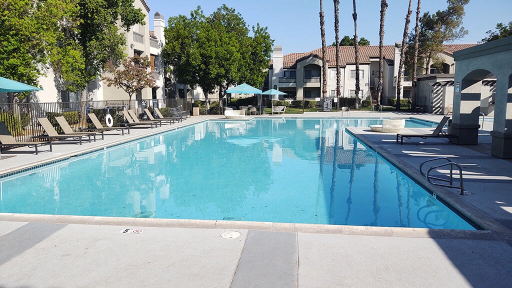 Deerwood Apartments Image 1
