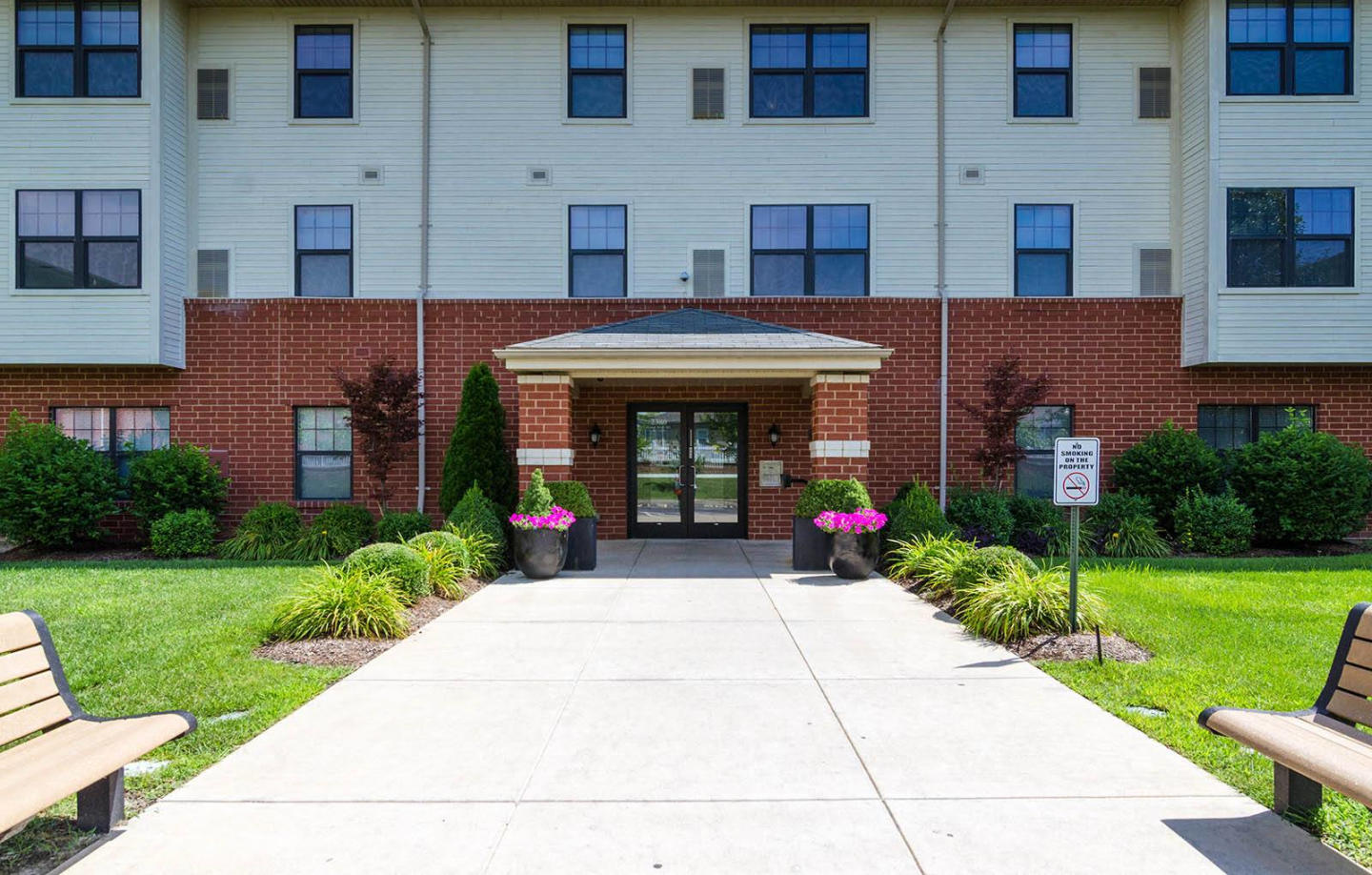 River Roads Manor & Estates Image 3