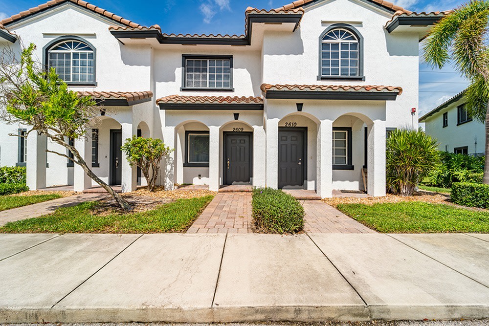 Amberton Luxury Townhomes Image 2