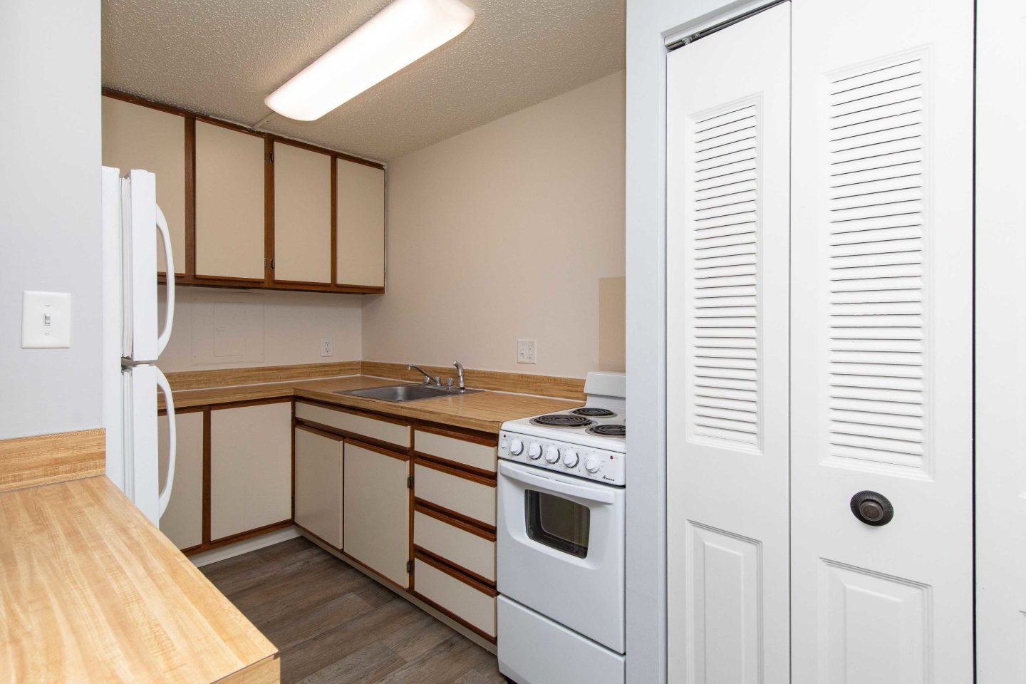 Premier Village Apartments Image 14