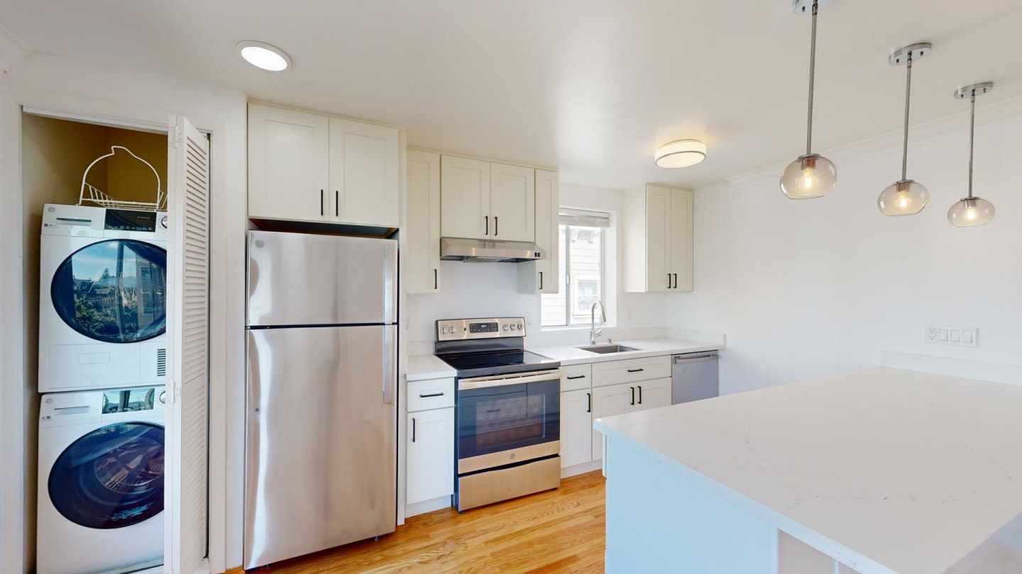 2898 Jackson Image 6