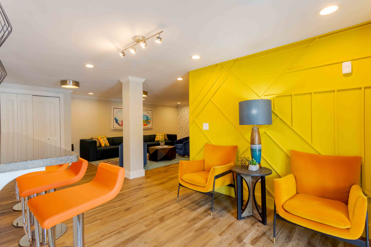 865 Bellevue Image 28