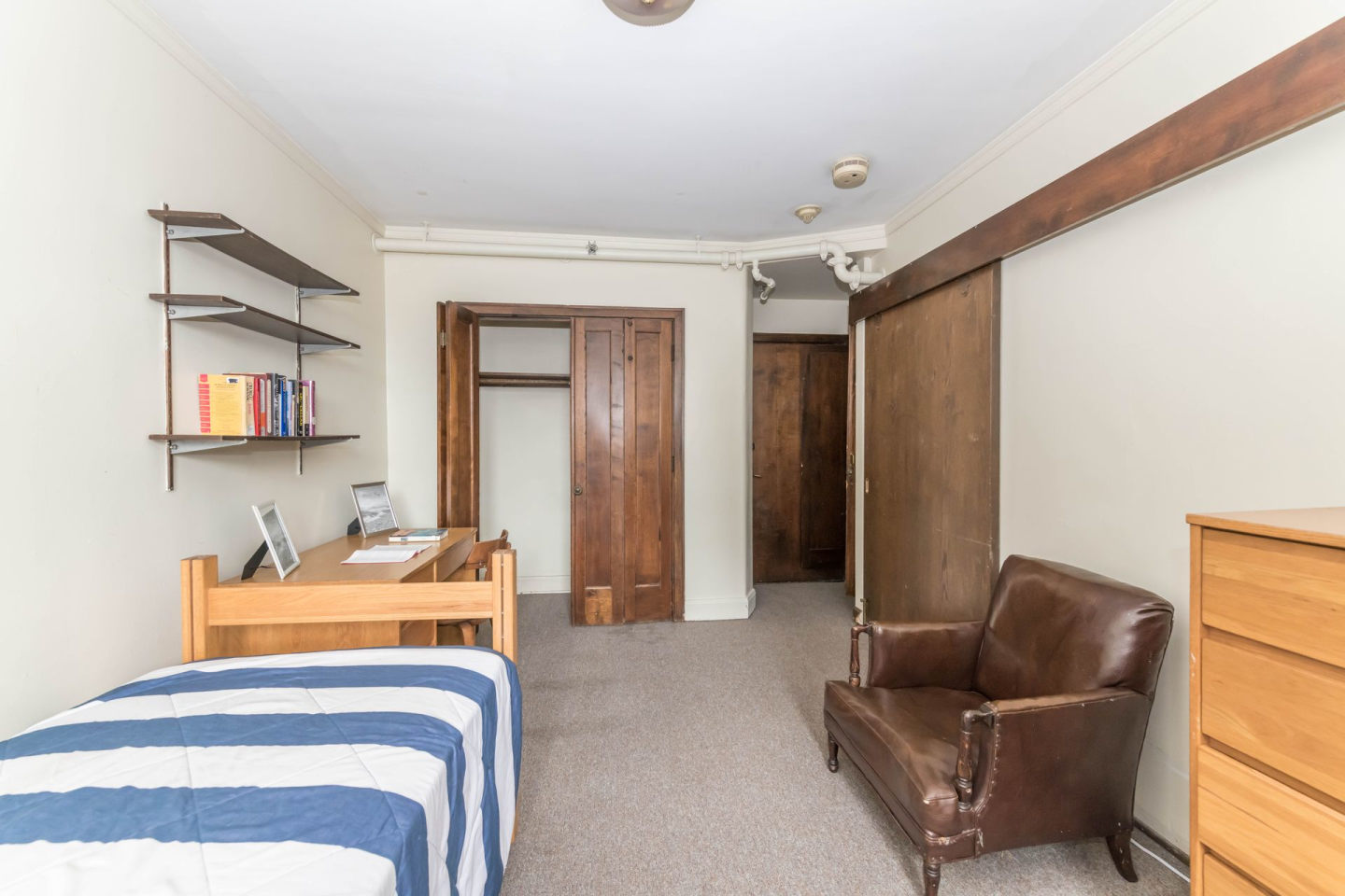 Co Living- 5748 Blackstone Image 19