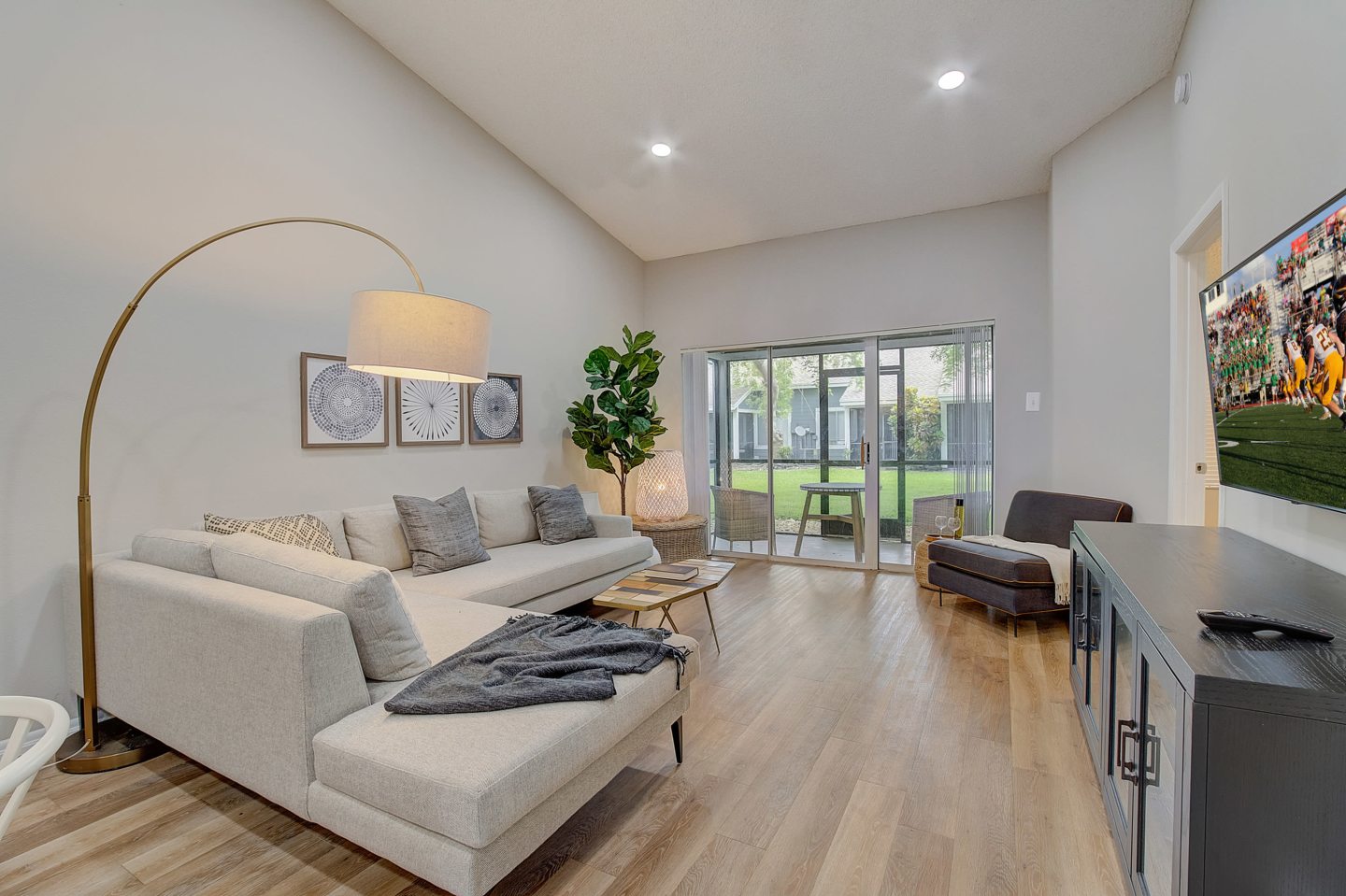 Addison Place Apartments Image 1
