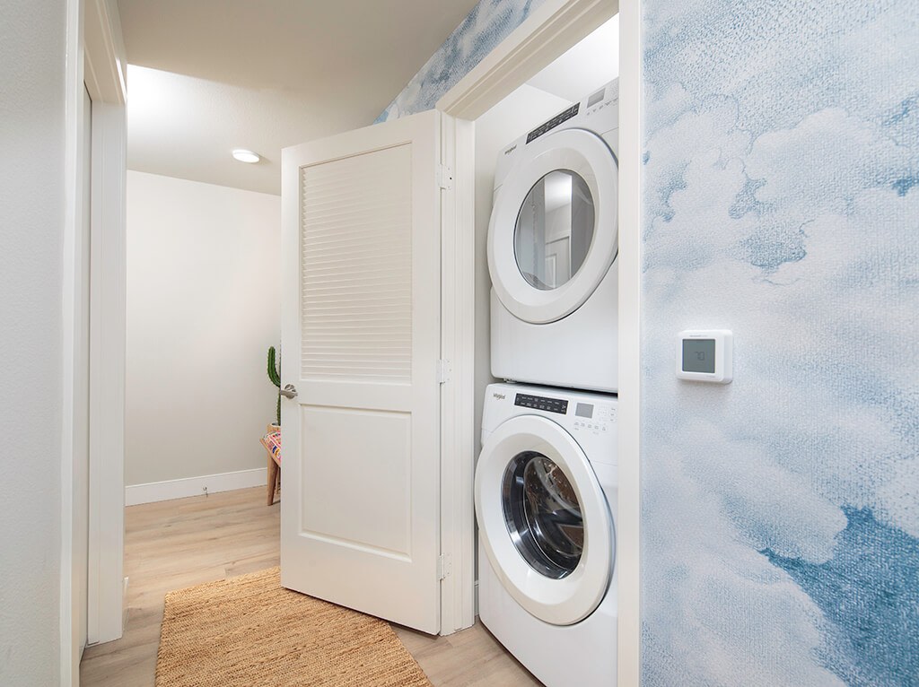 Rivair Apartment Homes Image 3