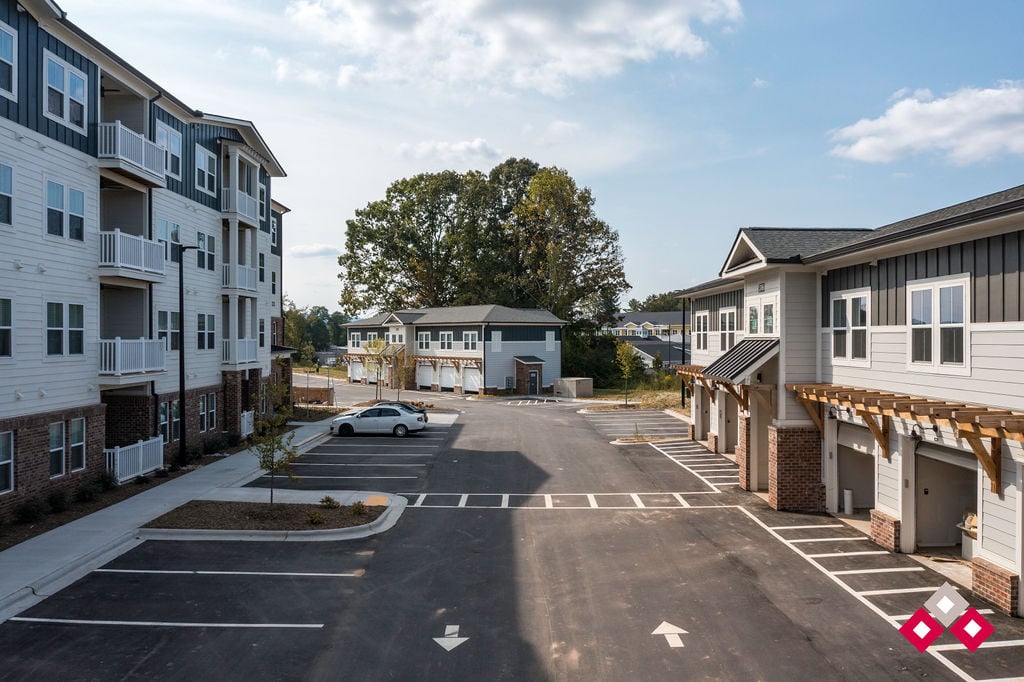 Summit at Hendersonville Image 34