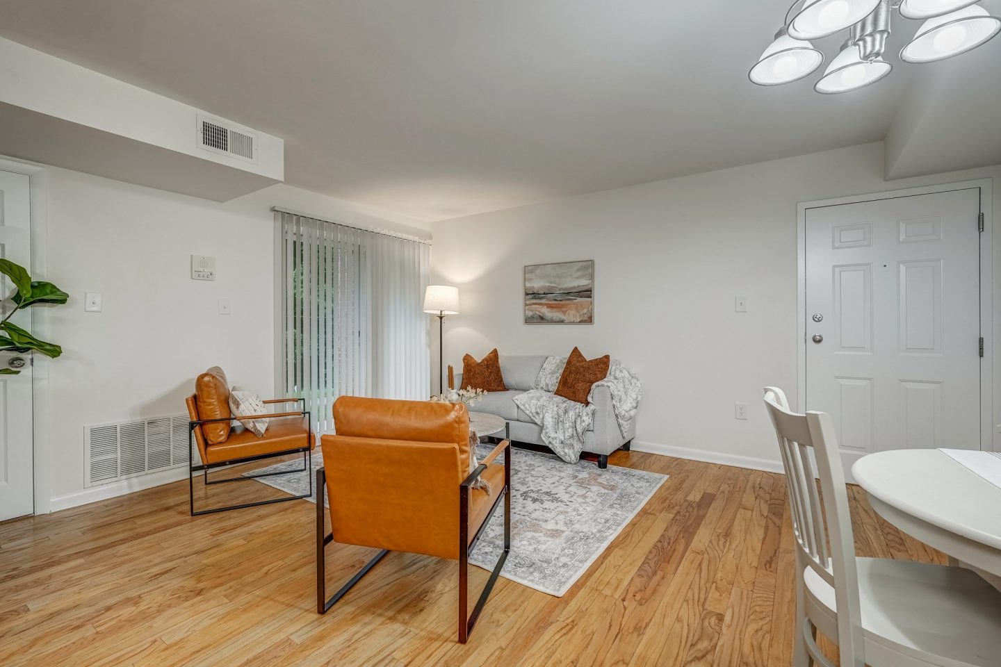 Rock Creek Apartments Image 8