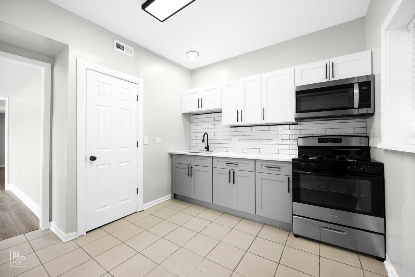 5749 W Chicago Image 4