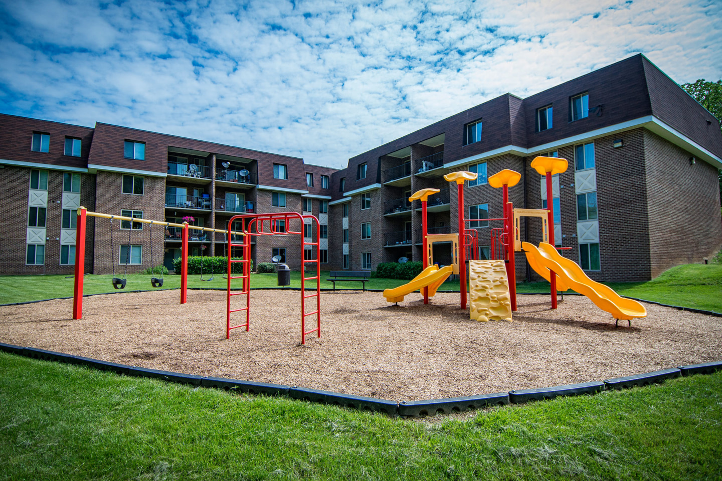 Oakton Park Apartments Image 11