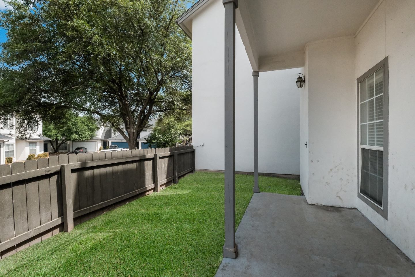 Castle Hills Townhomes Image 32