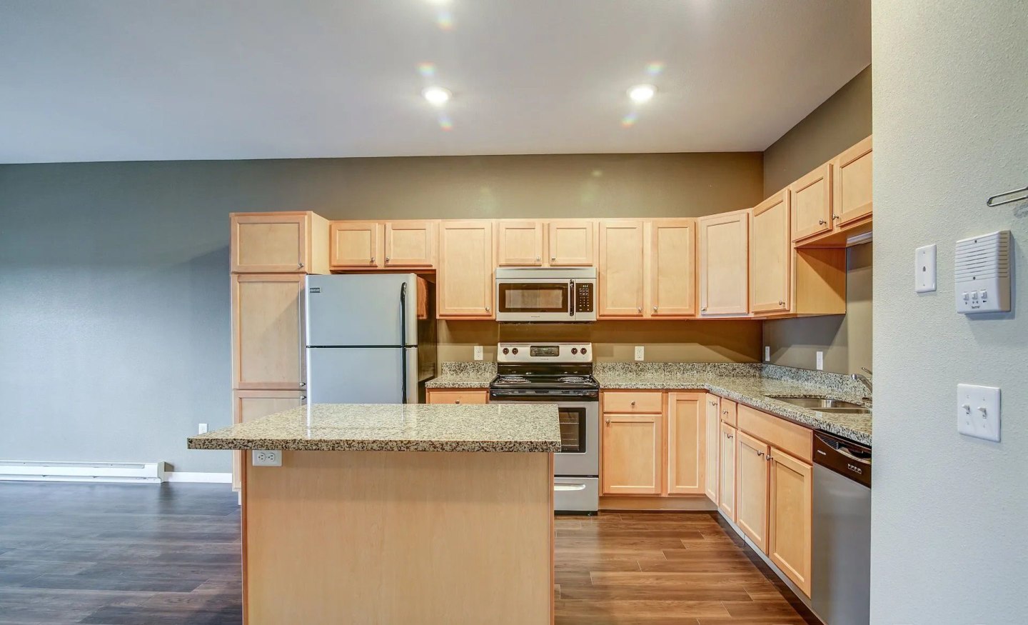 Lakewood Estates Apartments Image 8