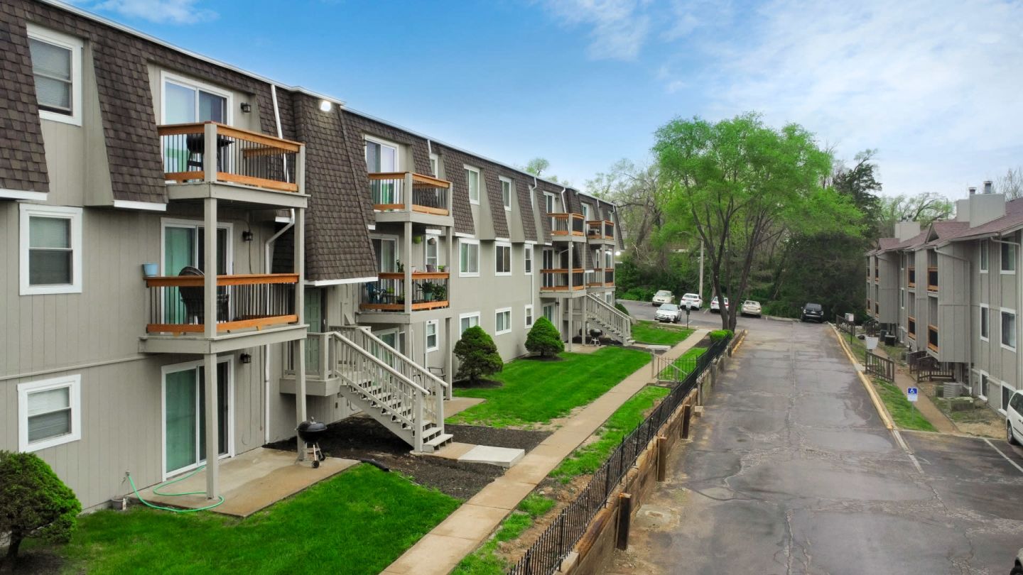 Skyline Apartments Image 6