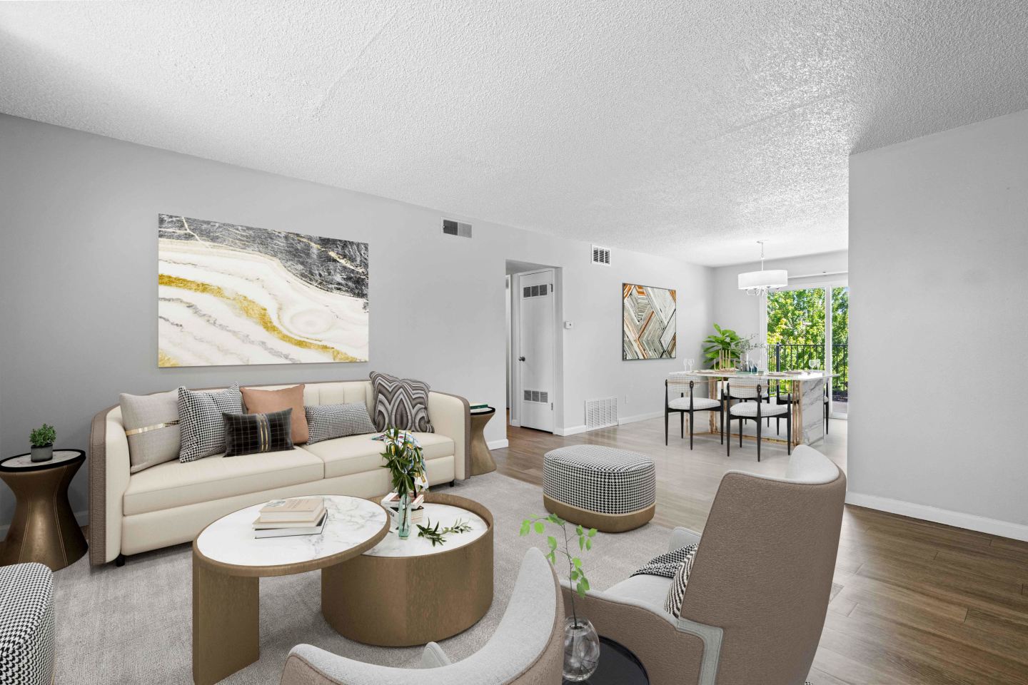Chateau Apartments Image 1