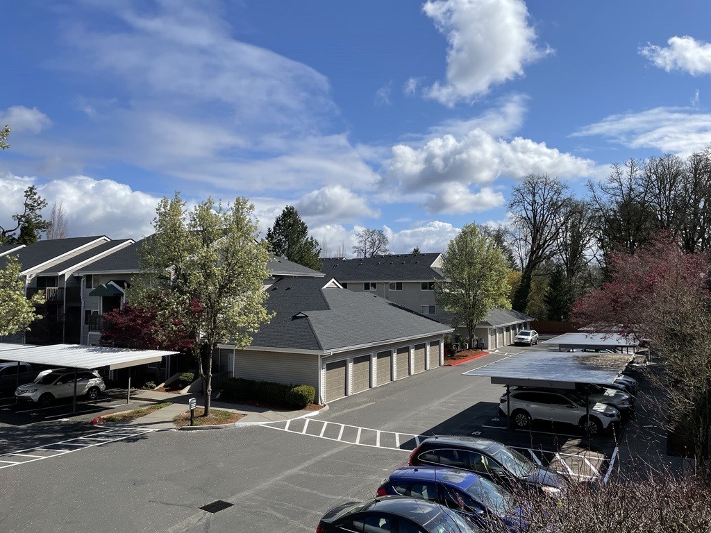 Cascade Woods Apartments Image 4