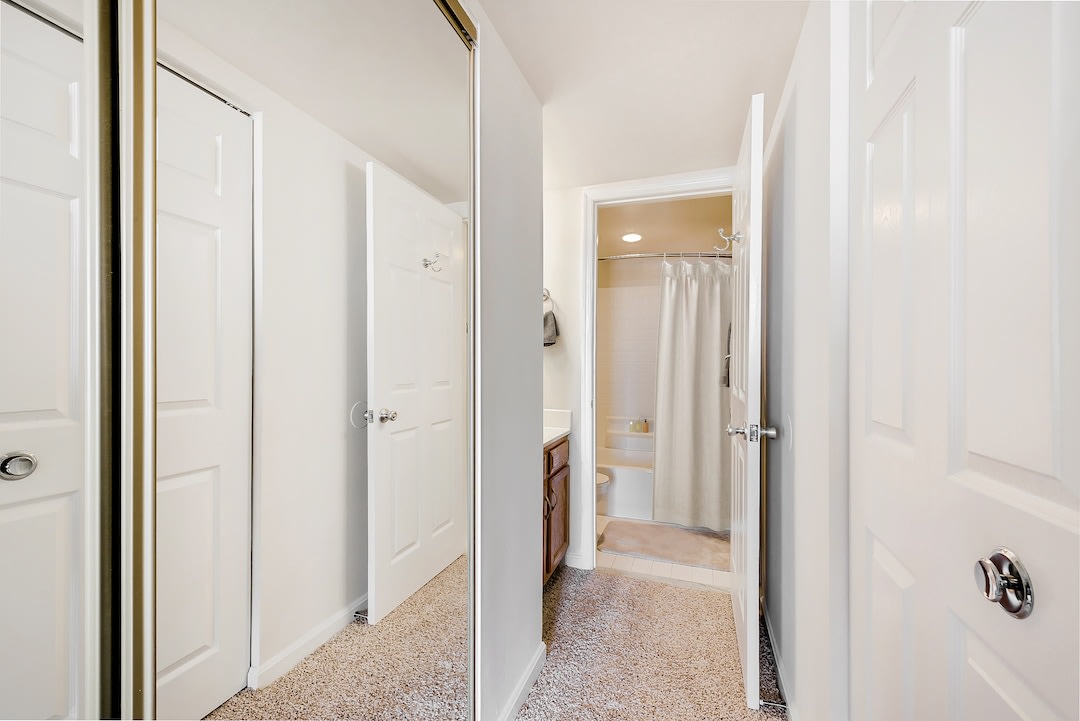 Gallery Tower Apartment Homes Image 3