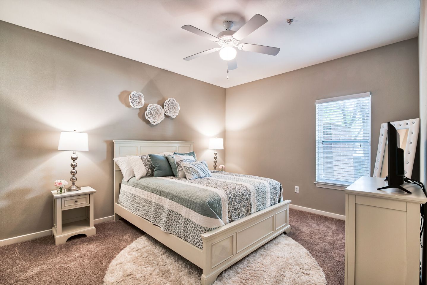 Cypress Lake Apartments Image 9