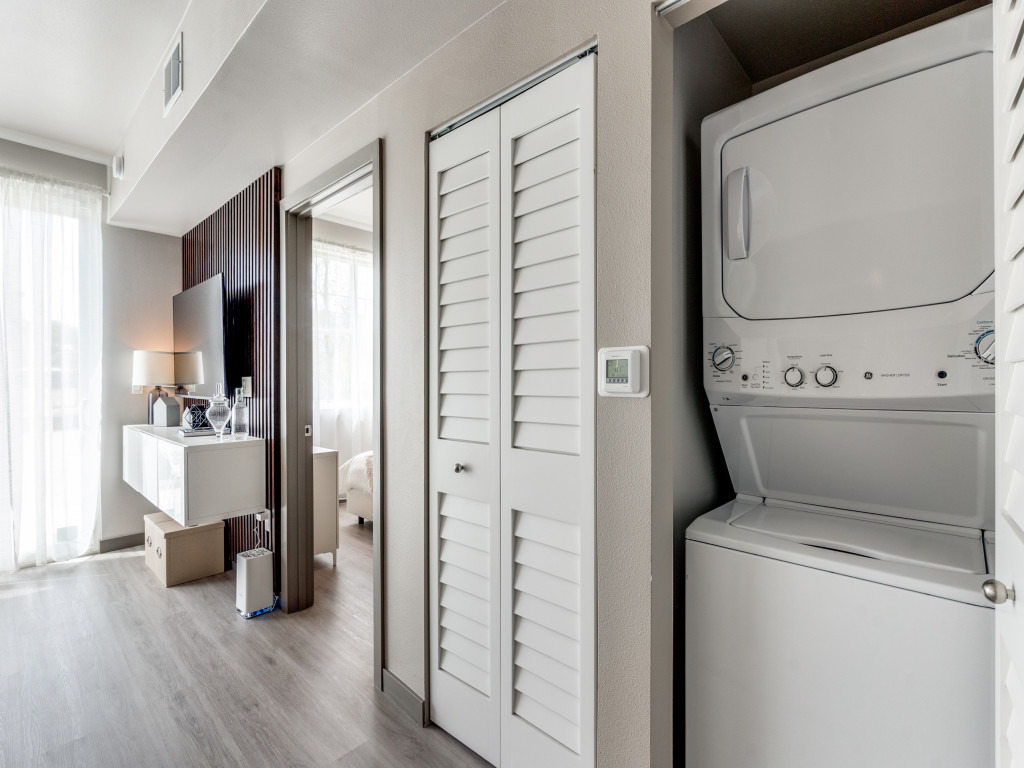 Resia Dallas West Image 2
