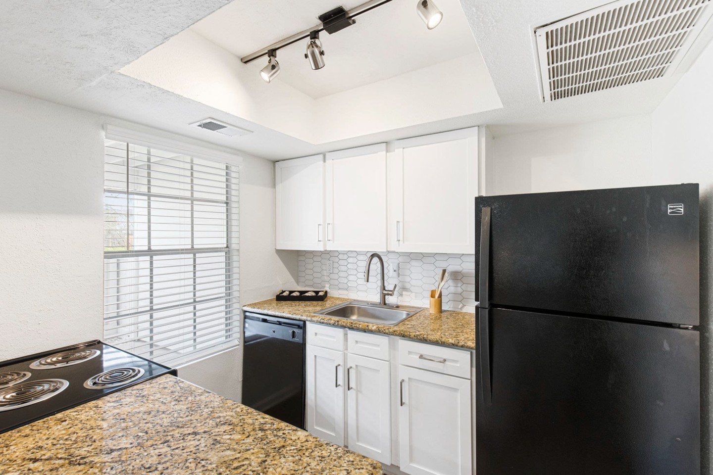 LXMI Westchase West Image 34