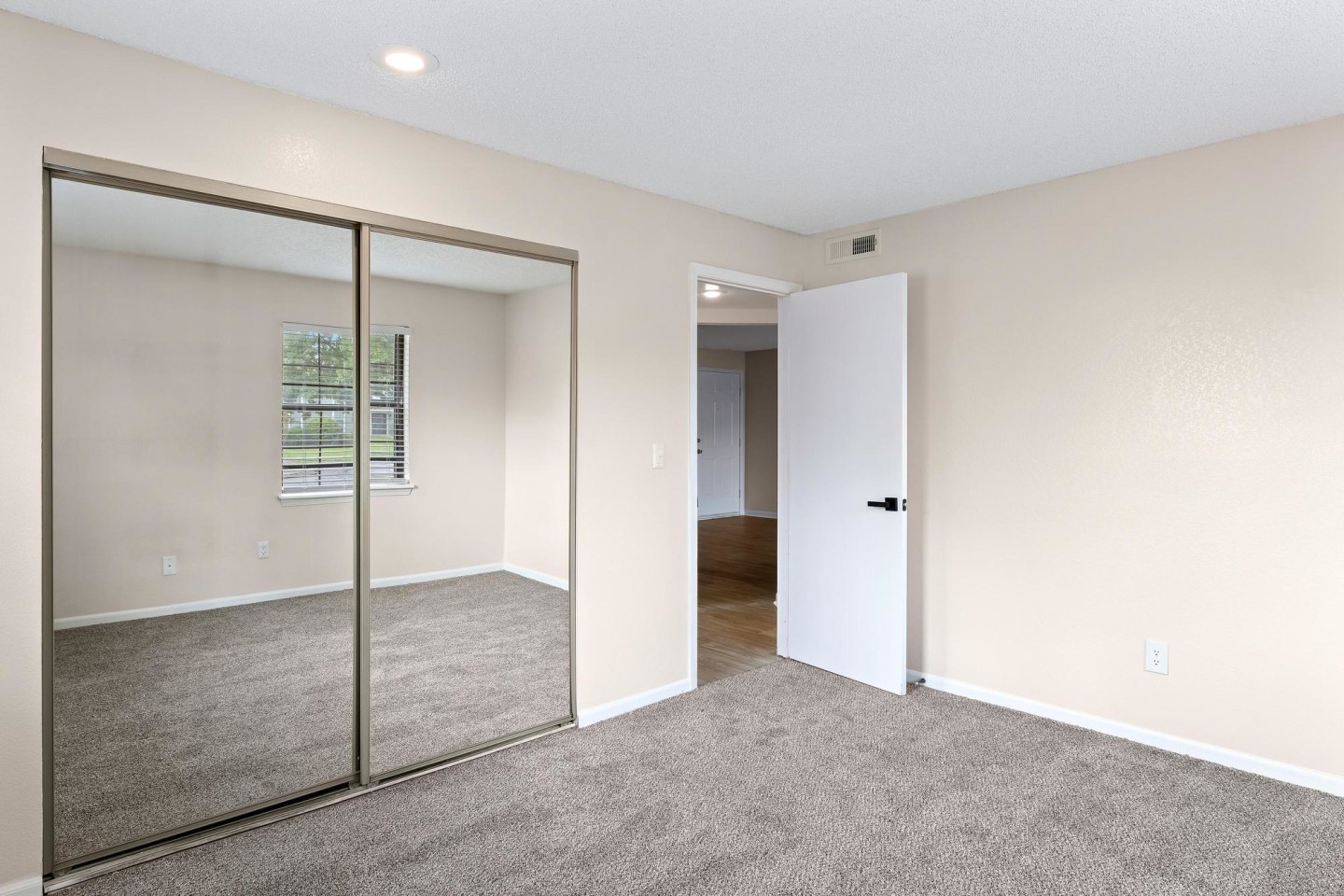 The Arbor Apartments and Townhomes Image 29