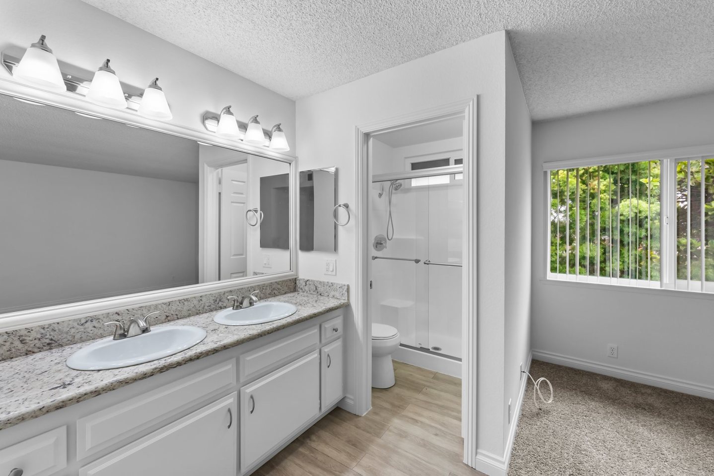 Beachpoint Apartments Image 17