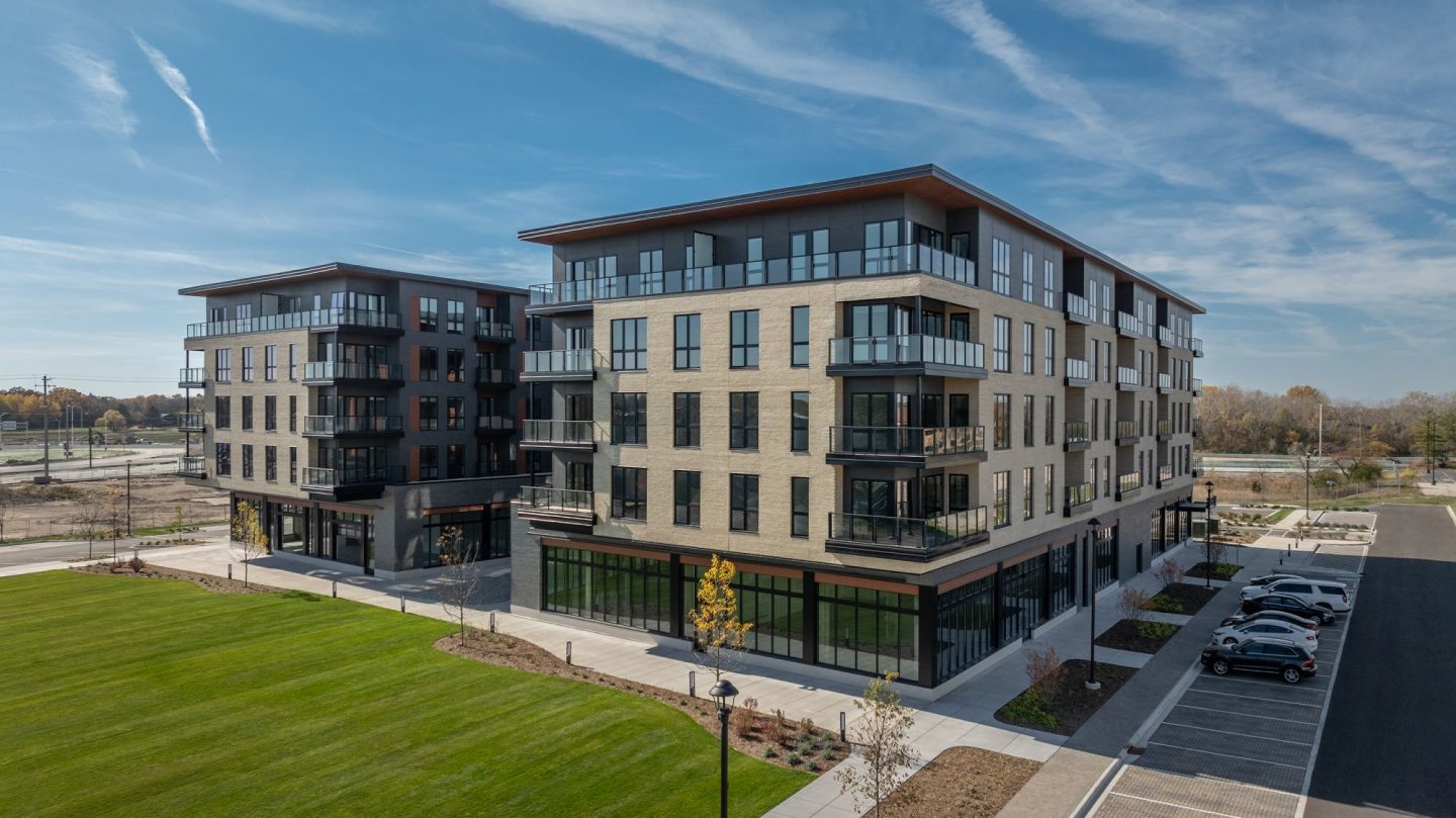 The Symphony Premier Living Image 12