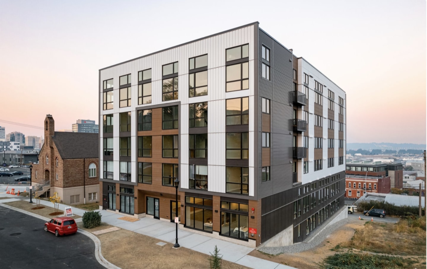 Ellis Apartments - Student Housing Image 2