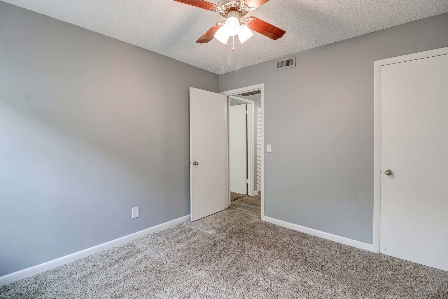 Amalie Apartment Homes Image 12