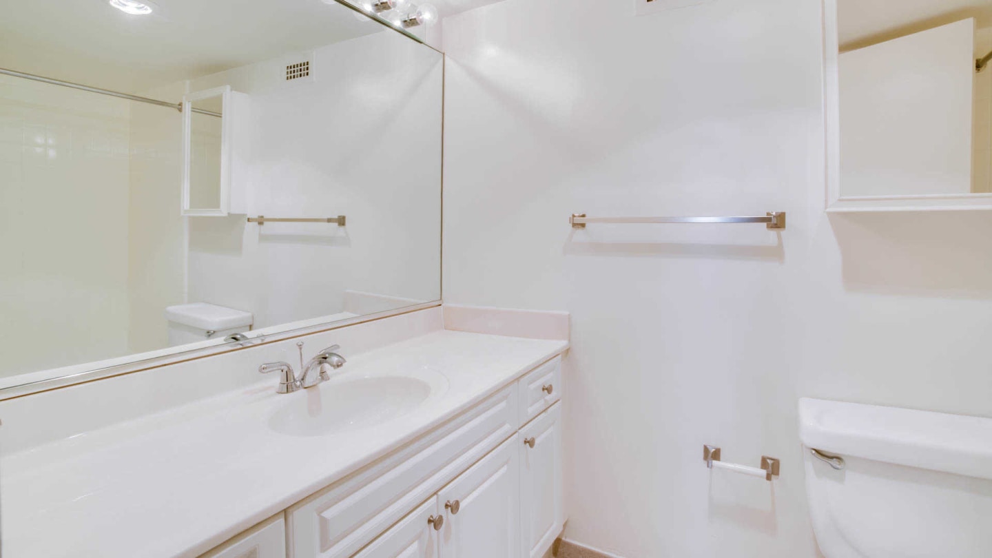 3003 Van Ness Image 33
