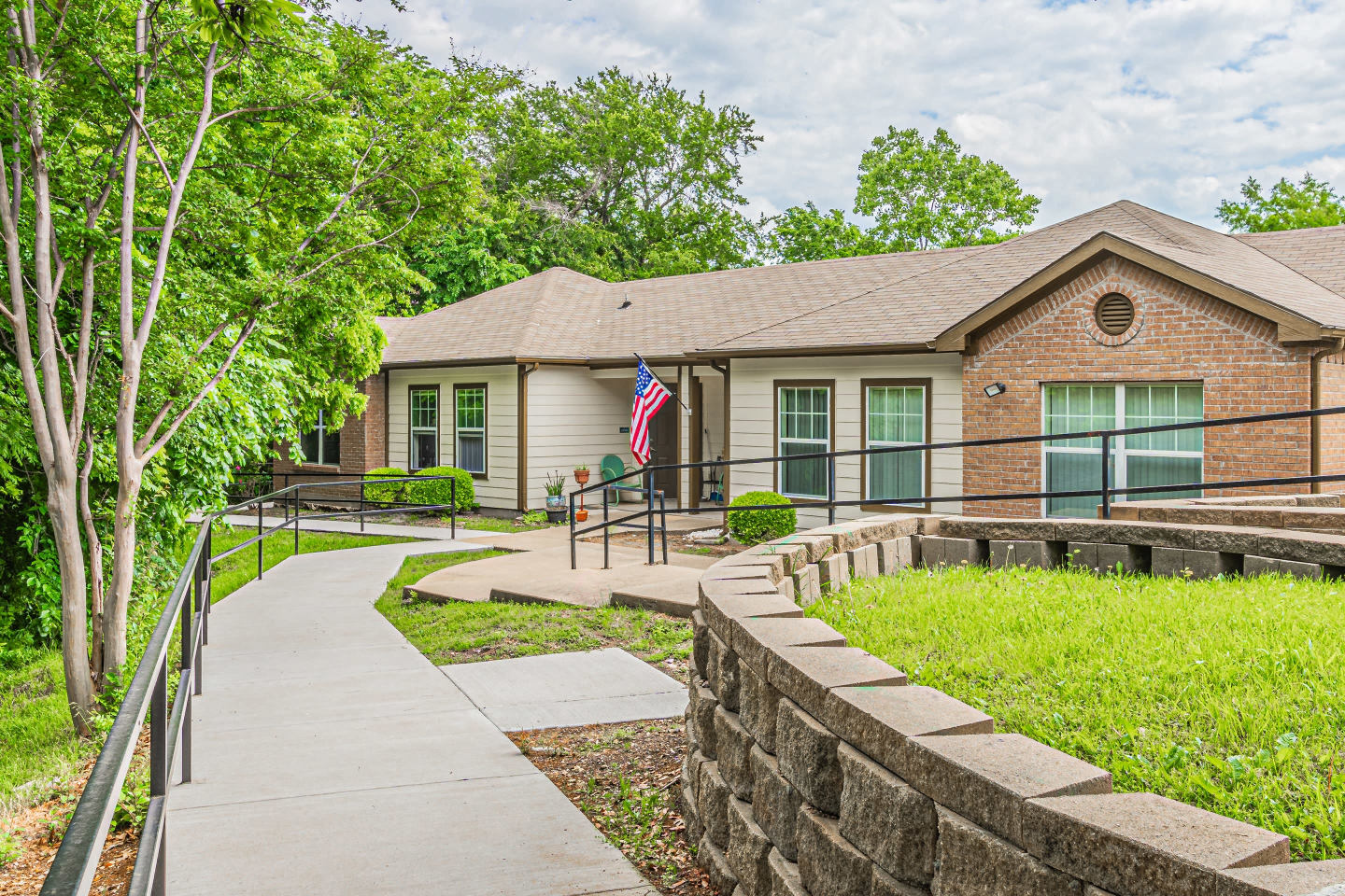 Park Manor 55+ Apartments Image 3