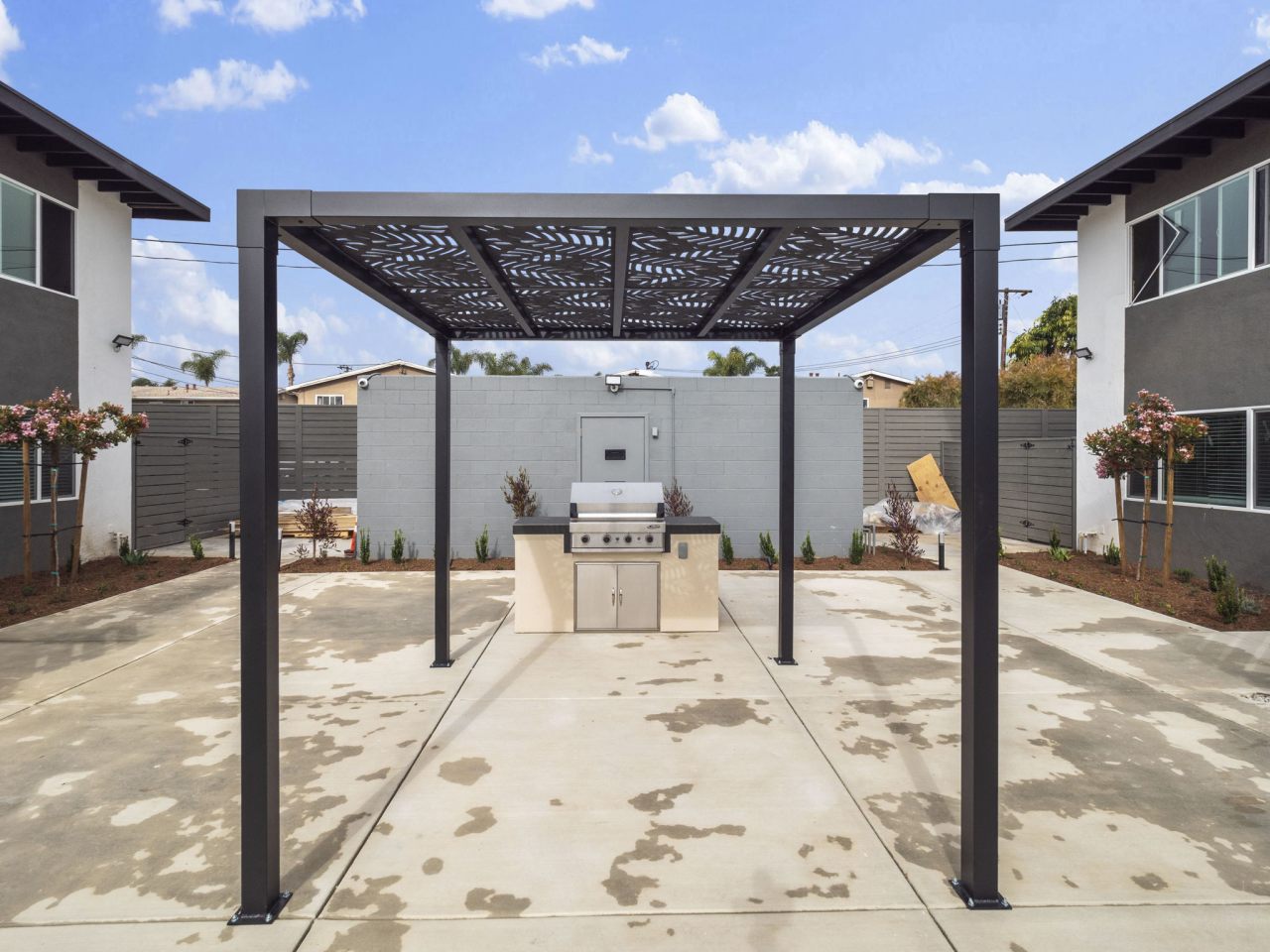 Charle Square Apartments Image 4
