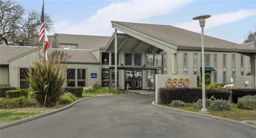 The Crest at Citrus Heights - 55+ Housing Image 12