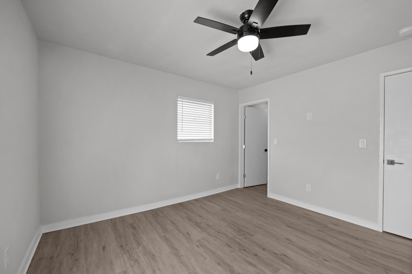 Sunset Heights Image 79
