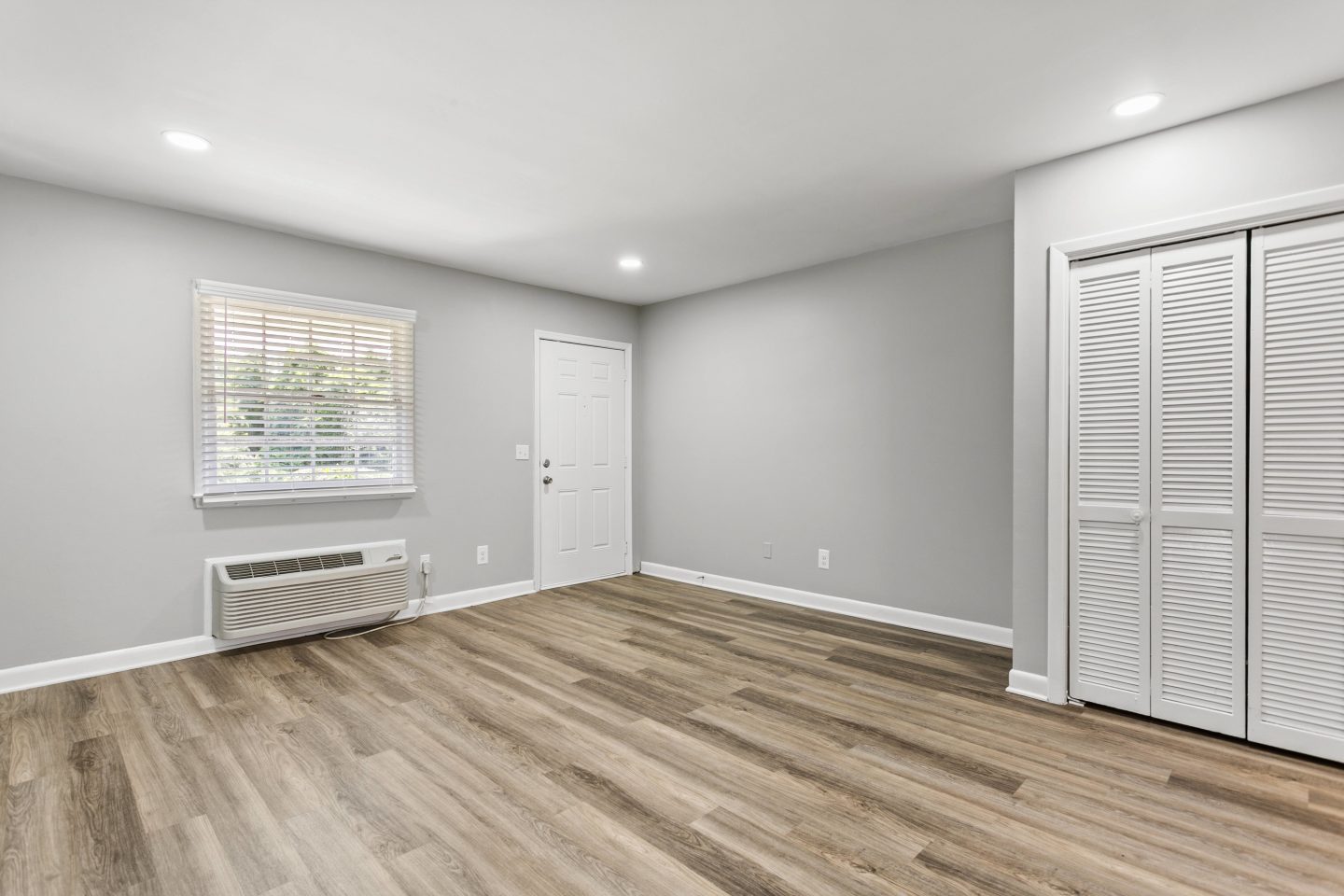 Meadowview Apartments and Townhomes Image 20