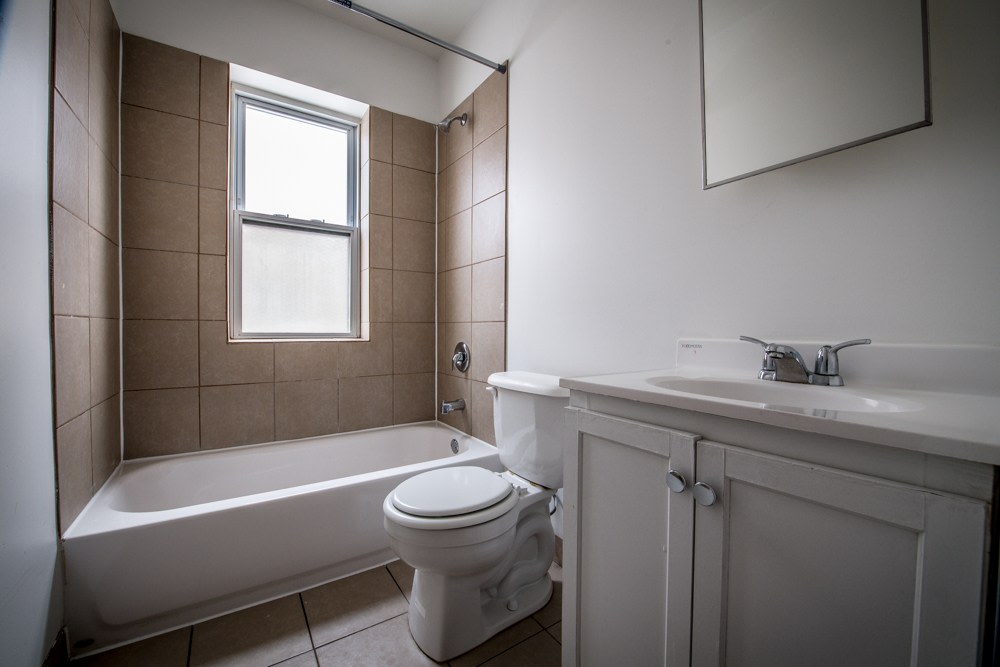 1101 N LeClaire Ave Image 10