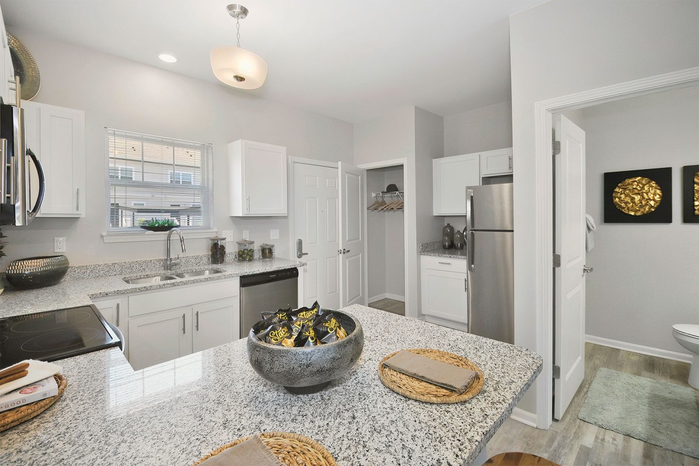 Midtown Pointe Image 2
