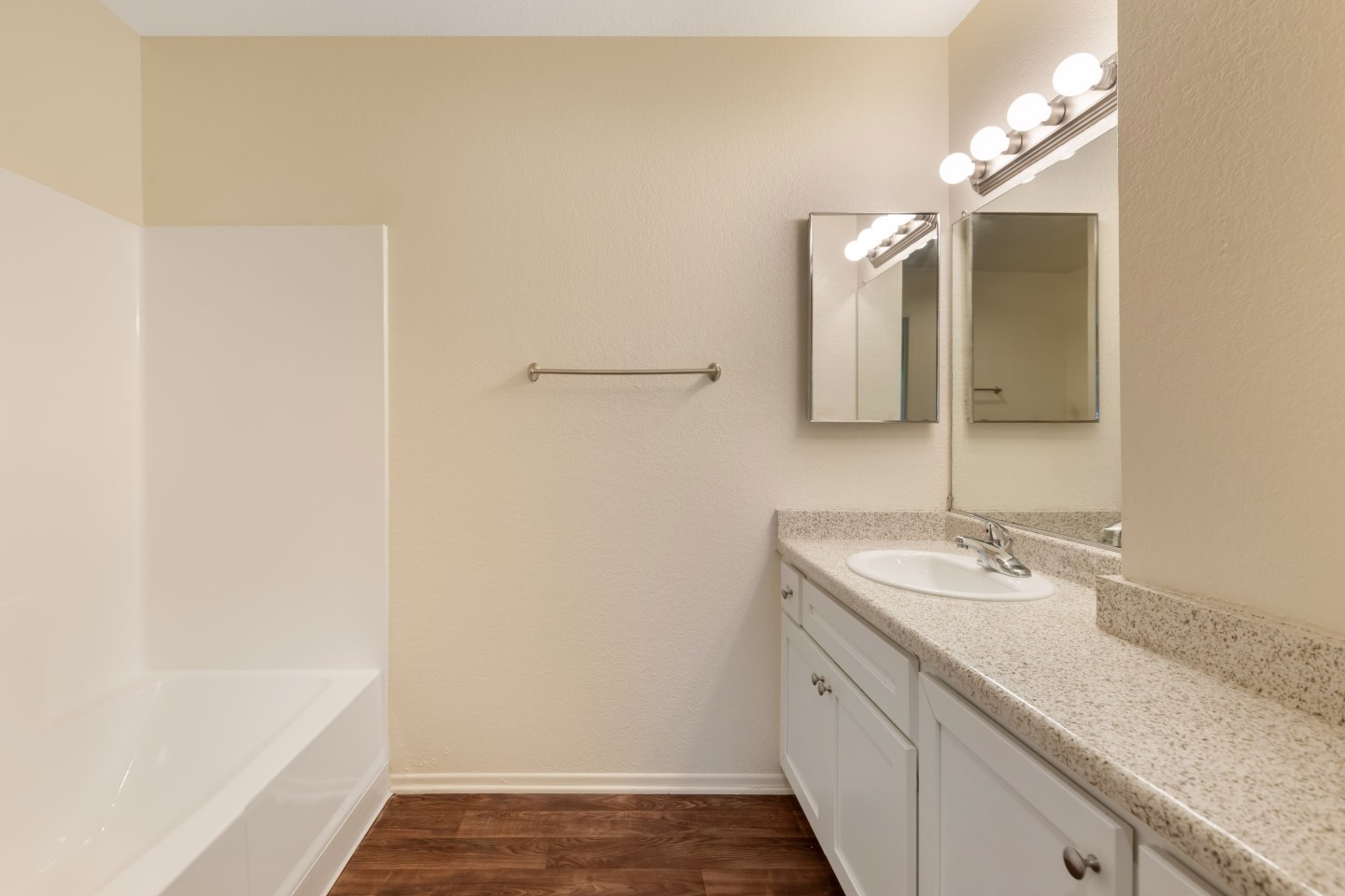 Riverwalk Landing Apartments Image 10
