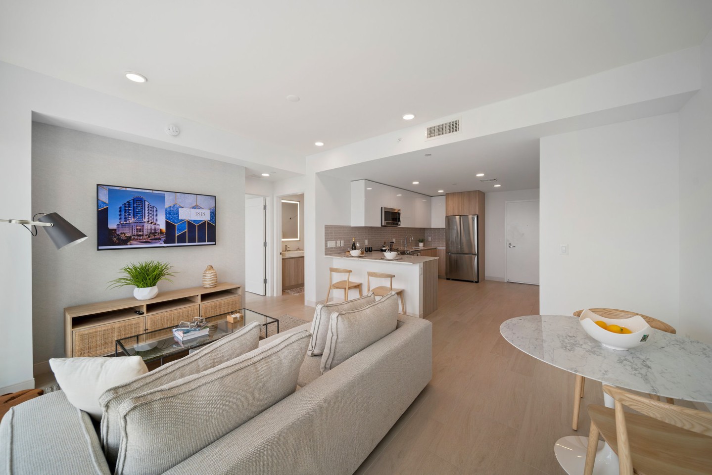 1818 Park Image 4
