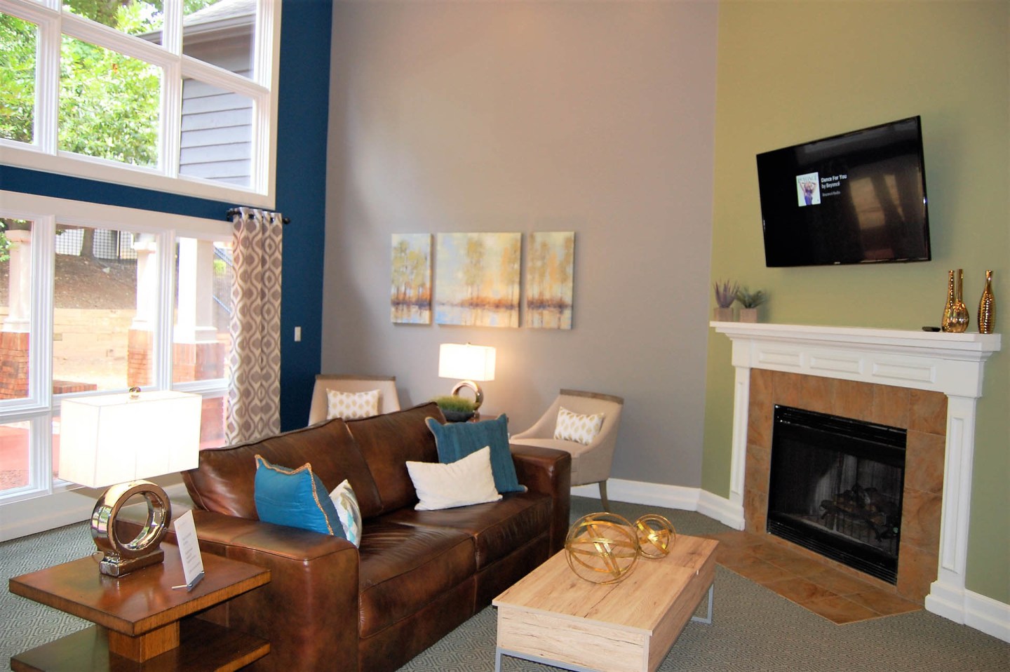 The Pointe at Irving Park Image 13
