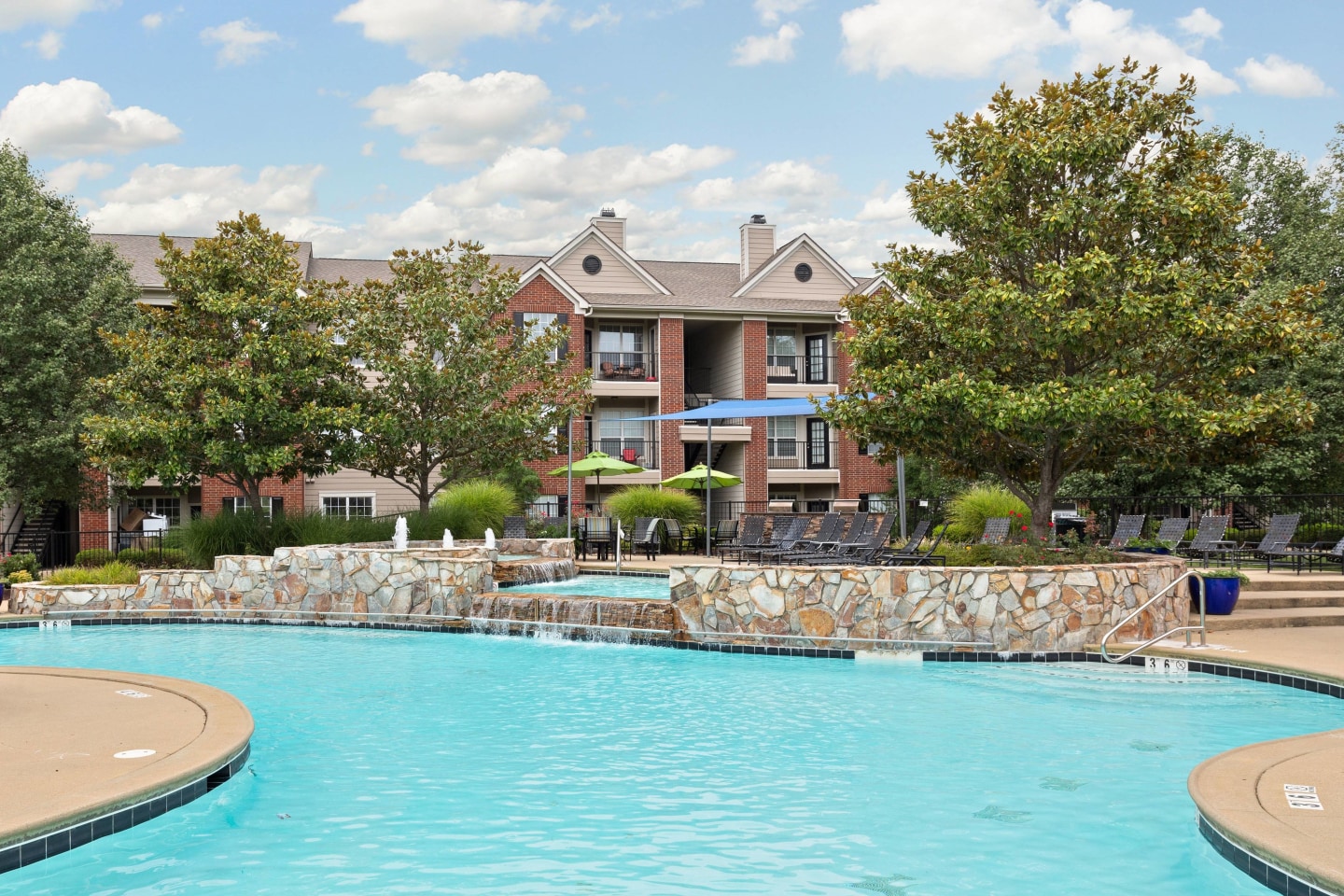Oxmoor Apartment Homes Image 11