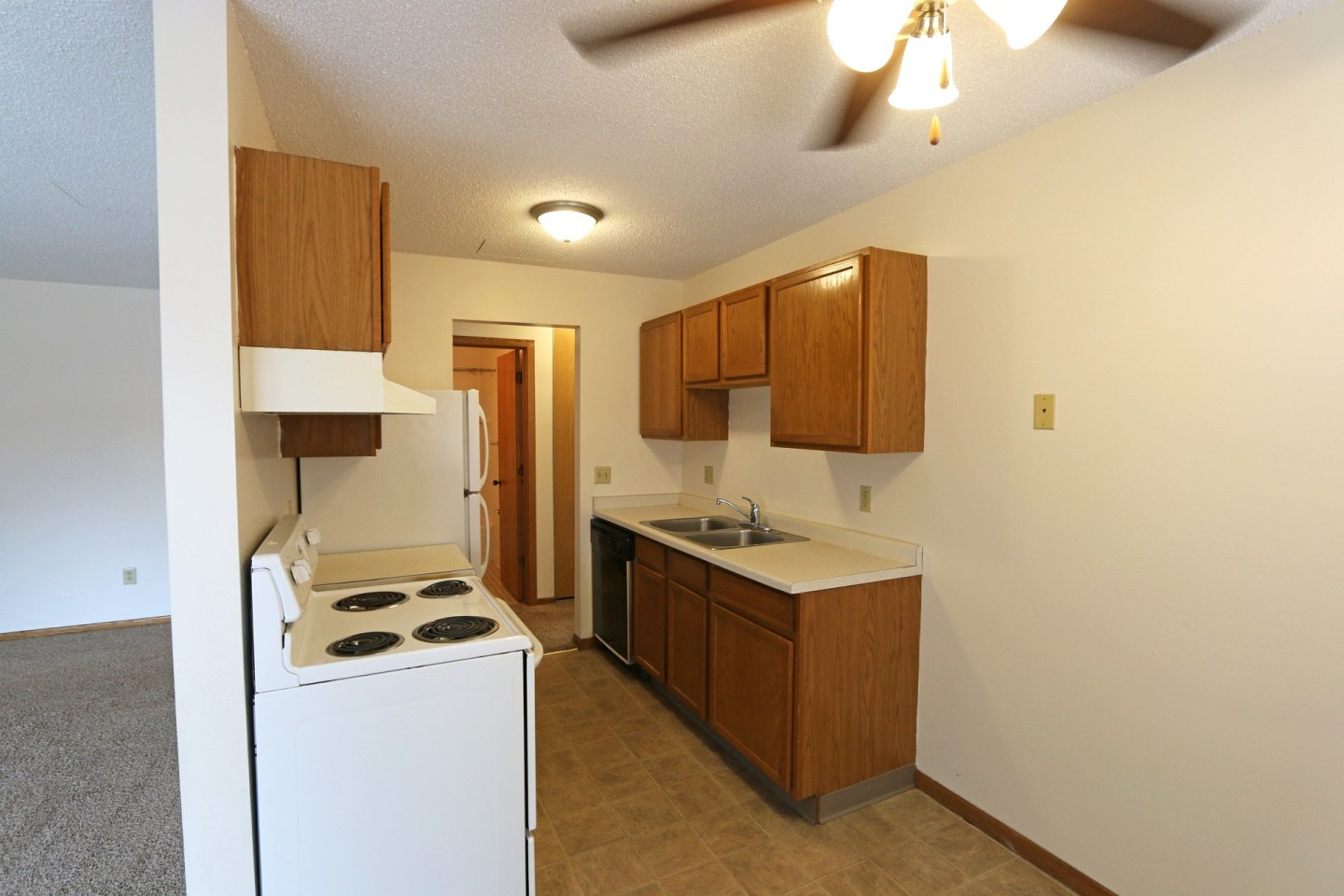 Van Dyke Apartments Image 20