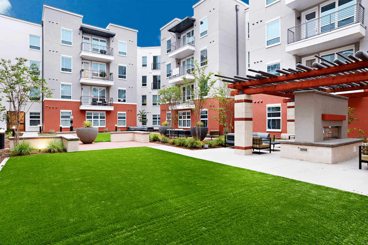 Liv+ Arlington - Student Housing Image 22