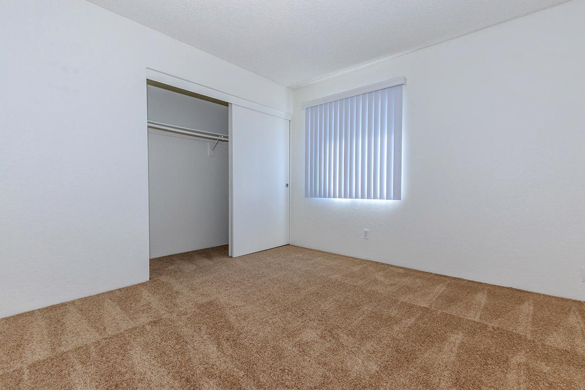 Carlyle Square Apartment Homes Image 16