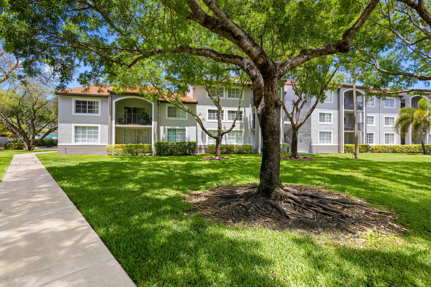 Sunset Gardens Apartments Image 76