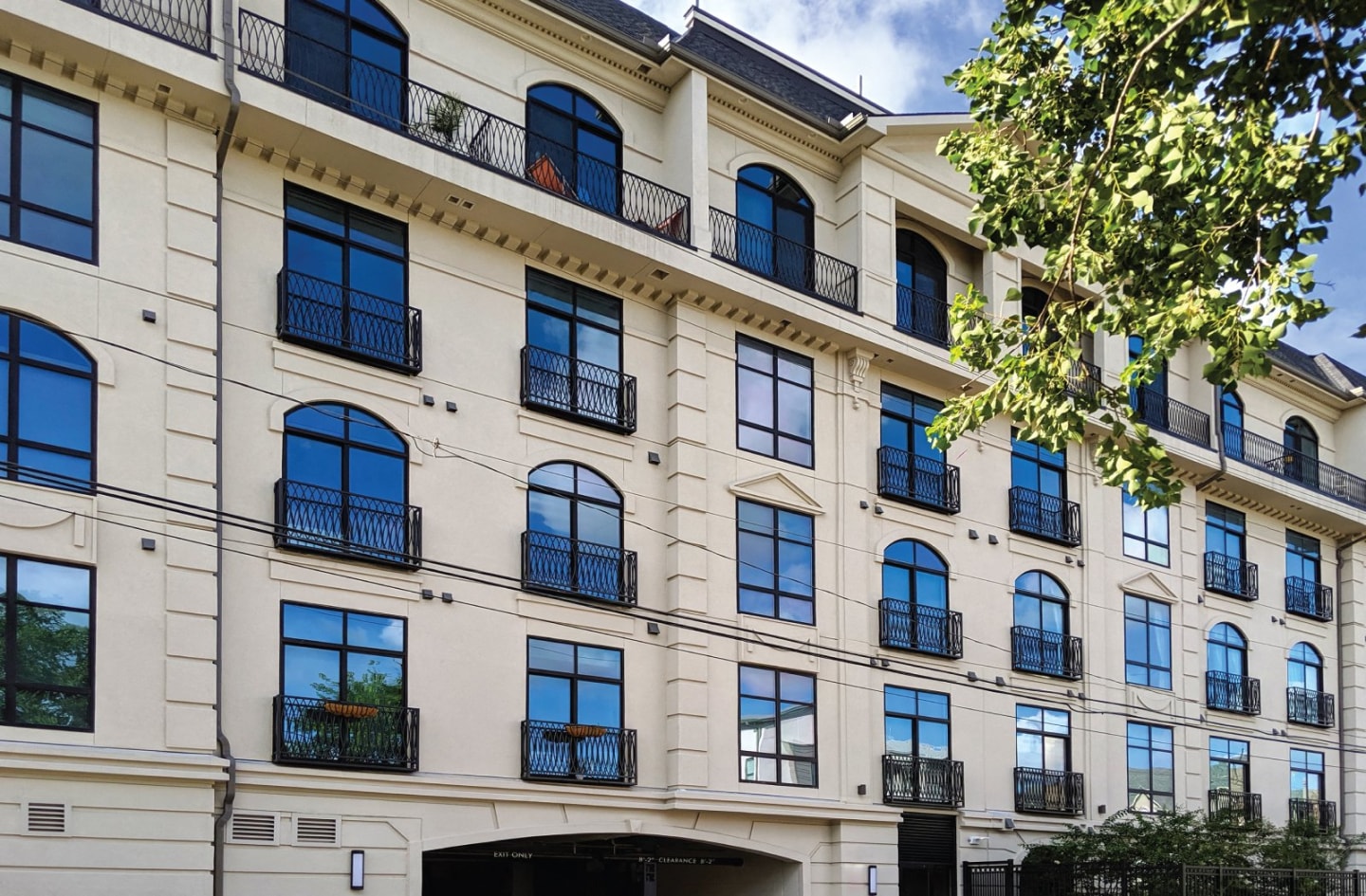 Le Palais Apartments Image 36